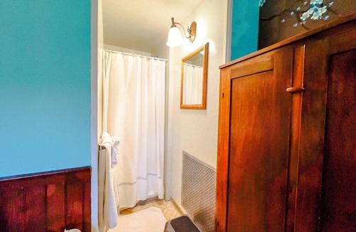 Olean Bed & Breakfast | Old Library Inn - Hemingway Room