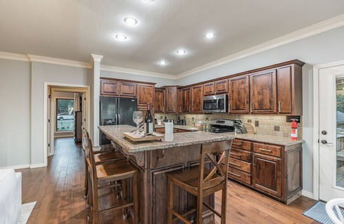 Russellville House | ON Mt Nebo State Park Luxury Mountain Retreat with Above the-clouds sunrise view