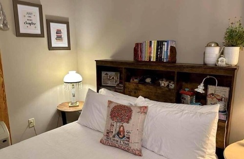Stanardsville Hotel | Once Upon A Time Rm. 103