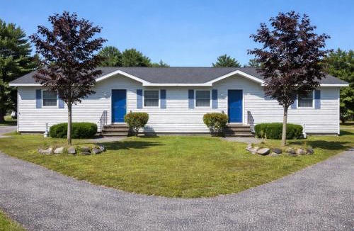 Ellsworth Resort | One Bed Condo Unit near Acadia National Park
