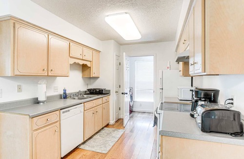 Brunswick House | One family 3-bedroom FULL HOUSE with 2 car garage in Brunswick, GA