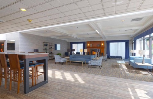 Wenatchee Hotel | One Unit | Pool Access | Free Breakfast