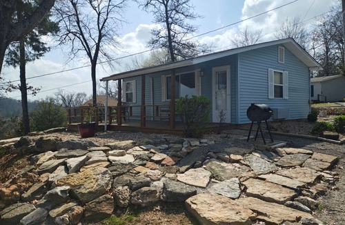 Mountain Home Cottage | Open Lakeview Cottage #5 at Teal Point Resort on Lake Norfork