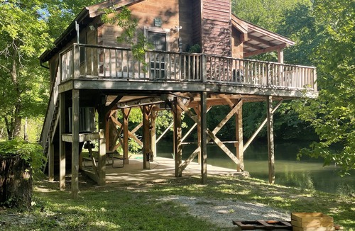 Walland Cabin | Otter Riverfront cabin, great mountain views with Hot tub,Wifi/Cable