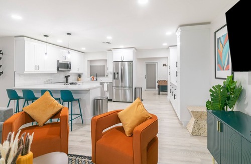 Hunt Club House | Palm Beach Bliss w/ Pool l Large Backyard l Grill
