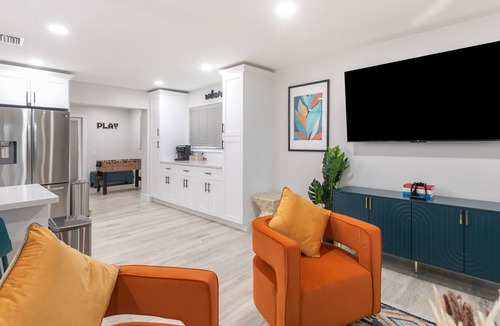 Hunt Club House | Palm Beach Bliss w/ Pool l Large Backyard l Grill