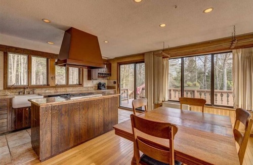 Winhall Ski Chalet | Paradise Vermont, Nature Chalet With Indoor Hot Tub