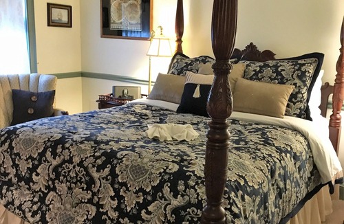 St. Michaels Bed & Breakfast | Parsonage Inn