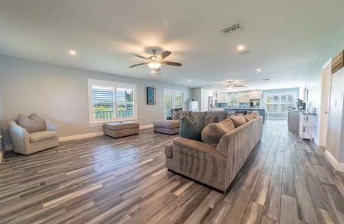 Okeechobee House | Peaceful 6BR Country Retreat-Bring Your Horses!