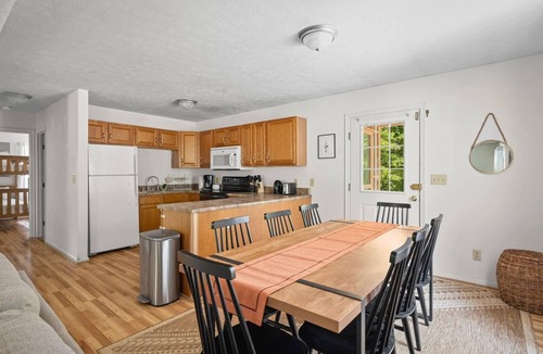 Mount Jackson Cabin | Peaceful Bryce Cabin + Hot Tub + Fire Pit + Pets - 3 BR + Loft