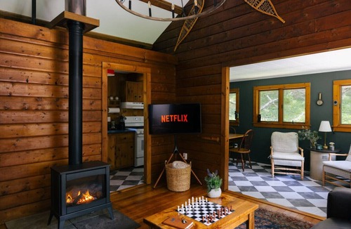 Cornwall Cabin | Peaceful Cabin with Sauna, Hot Tub & Cold Plunge