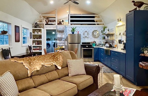 Harper Cabin | Peaceful Hill Country Cabin - Family & Dog - Friendly with Stunning Night Skies