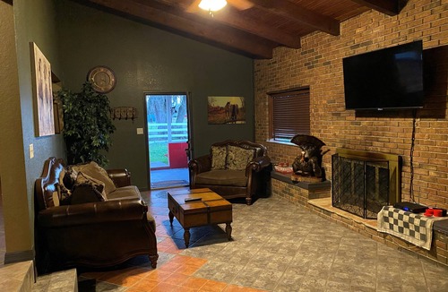 Geneva House | Peaceful ranch life! Come stay amongst the horses in your back yard