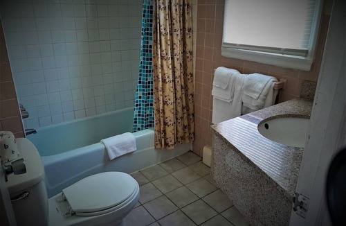 Catskill Hotel | Peloke's Motel