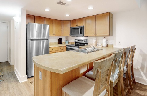 Orange Beach Condo | Perdido Dunes gem - walk to Gulf beaches - snowbirds welcome