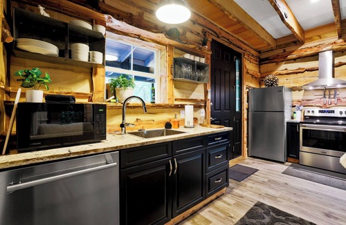 Tuscarora House | Perfect 2-bedroom Treetop Bungalow Treehouse