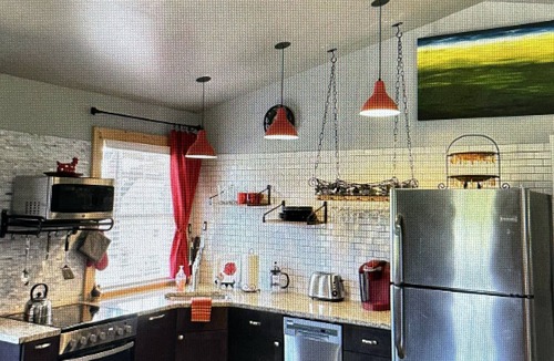 Cedar Mountain Cottage | Perfect and Easy “Get A Way” to Rare Air Farm!