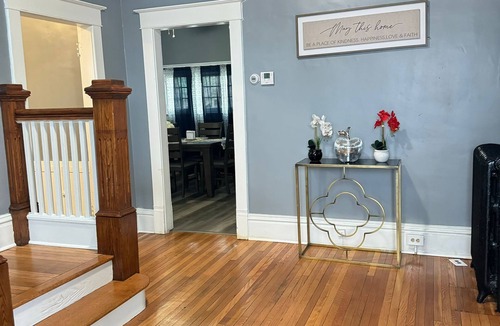 Halfway House | Perfect for Groups! 8-Bedroom Home in Prime Area