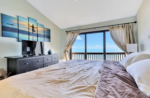 Melbourne Beach House | Pet-Friendly 3-bed 3-bath ocean front townhome with WiFi, fitness room