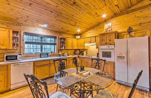 Cabot Cottage | Pet-friendly Cabot Cabin w/Fenced Yard!