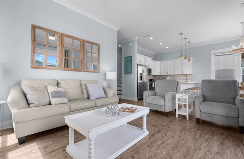 Gulf Shores Cottage | Pet Friendly Cottage - Heated Pool - Sleeps 10! Free Daily Activities