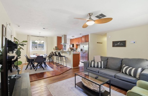 Gainesville House | Pet-Friendly Home Near UF w/Fenced Yard