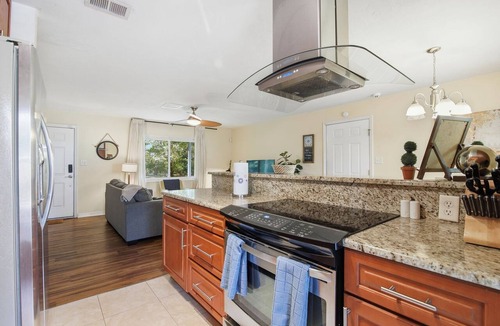 Gainesville House | Pet-Friendly Home Near UF w/Fenced Yard