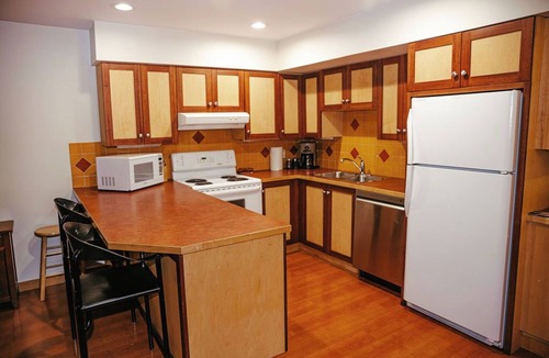 Panorama Apartment | Pet-Friendly Suite on Greywolf Drive