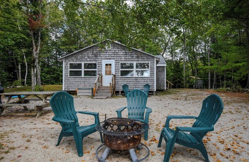 Gray Cabin | Pet Friendly waterfront home on Little Sebago Lake