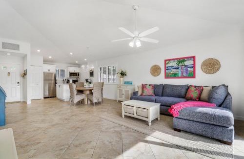 Palm Beach Gardens Apartment | PGA National Getaway Cozy Club Cottage