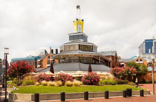 Inner Harbor Hotel | Pier 5 Hotel Baltimore
