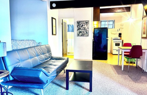 Point Richmond Apartment | Point Charming Studio