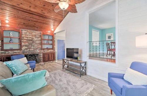 Lake Forest House | Pool home sleeps 6 with large fenced yard