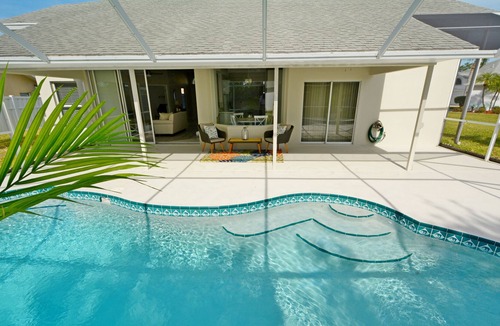 Rockledge House | Pool house minutes from award winning Golf Course and Zoo!