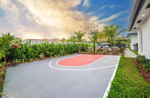 Richmond West House | Pool Oasis BBQ, Games/Near Zoo Miami & Marina