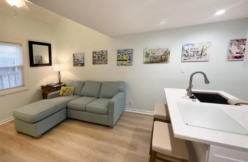 Downtown Apartment | Porchside Paradise Conch Republic Cottage