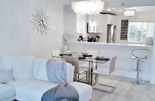Jupiter Condo | POSHPADZ-Playa Blanca -Prime Jupiter Beach Location