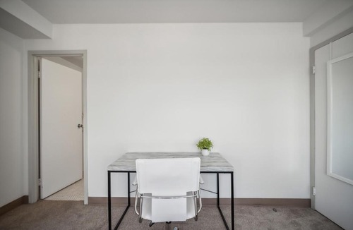 Downtown Harrisburg Apartment | PP 1301 Modern Corporate 2br, pool, Gym