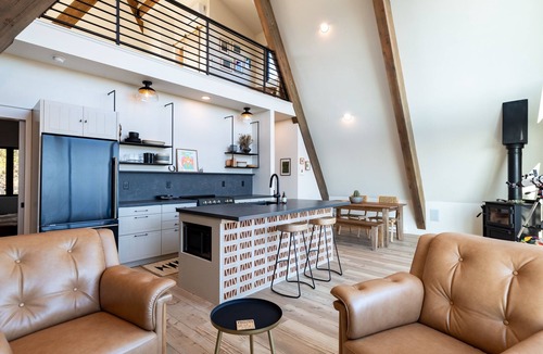 Williams Cabin | Private A-Frame w/Fire Pit + Views
