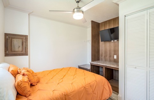 Wilbur Cabin | Private accommodations with breath taking views of Lake Roosevelt