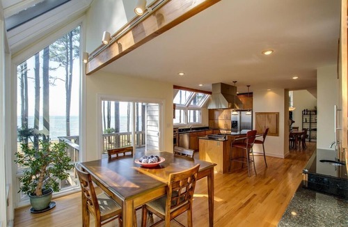 Weirwood House | Private Beach & Private Dock! Luxury Beachfront 5 Bedroom, 3.5 Bath home
