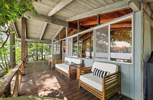 Alton Bay Cabin | Private Lakefront Island Escape - Hot Tub - A/C - Pet Friendly
