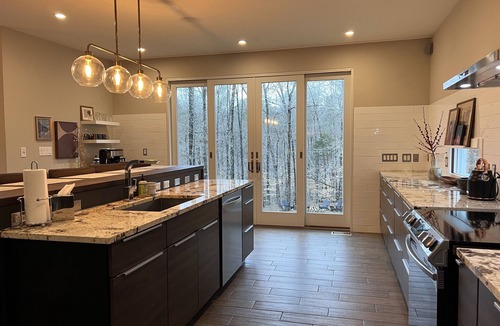 Calverton House | Private Modern Farmhouse on 12 acres, pet-friendly