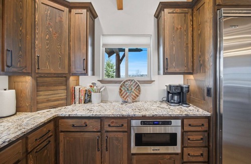 Grantsdale House | Private Mountain Side with Hot Tub and Entertainment Space