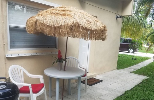 Greenacres House | Private, relaxing 1 bedroom vacation home & free parking