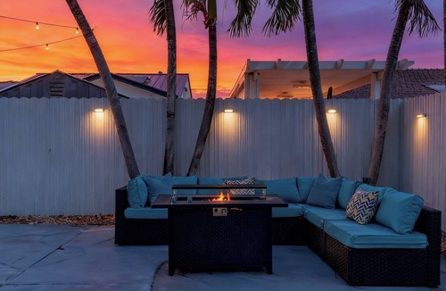 Richmond West House | 🌴💦 Private Resort-Style Backyard w/ Pool, Firepit, Grill & LED Night Vibes