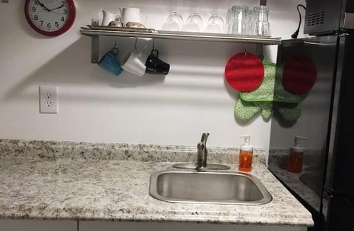 Coral Way Apartment | Private Studio blocks from Coconut Grove