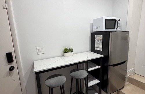 Little Haiti Apartment | Private suite w/entrance, parking, kitchen & bath. 6 min to Wynwood!