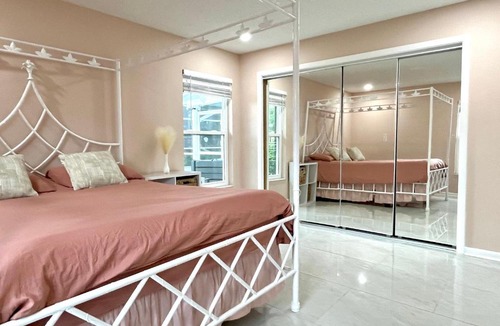 Spring Hill House | Private Unit with Shared Pool