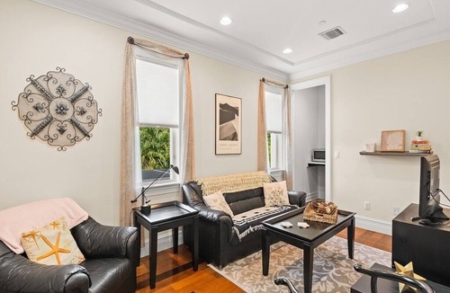 Fort Pierce House | PRIVATE DETACHED GUEST HOUSE 2 MINUTE WALK TO BEACH, SURROUNDED BY NATURE.
